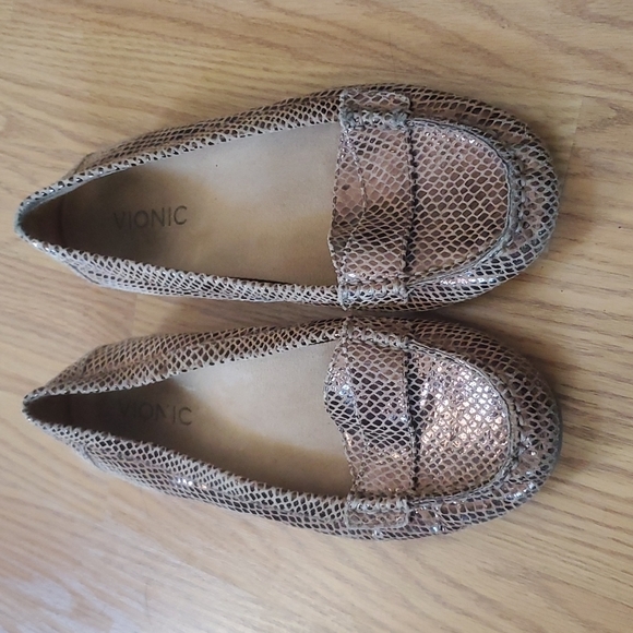 Vionic Larrun Copper Metallic Leather Loafers Size 7 - Picture 2 of 8